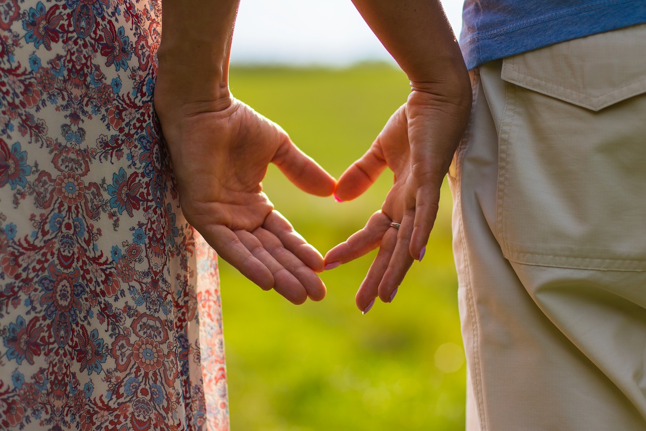 heart hands love free photo