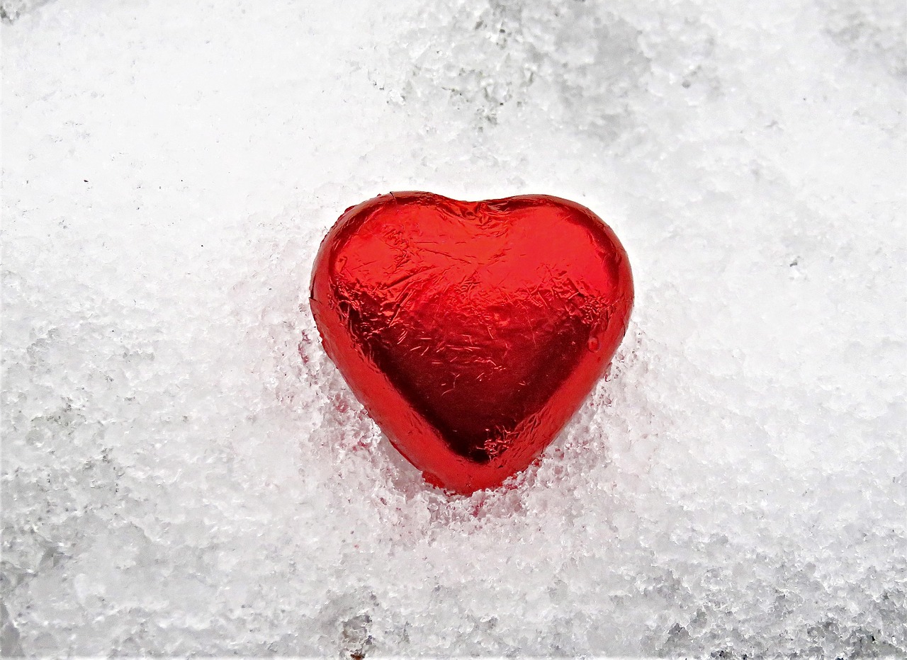 heart  snow  red heart free photo
