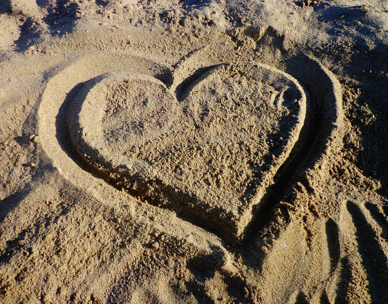 heart love sand free photo