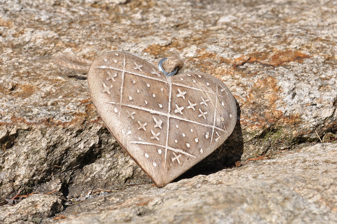 heart wood stone free photo