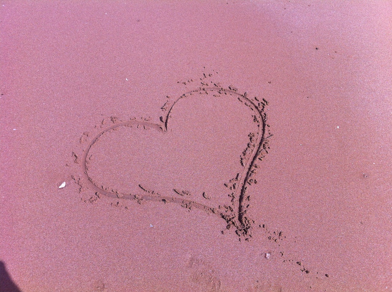 heart sand beach free photo