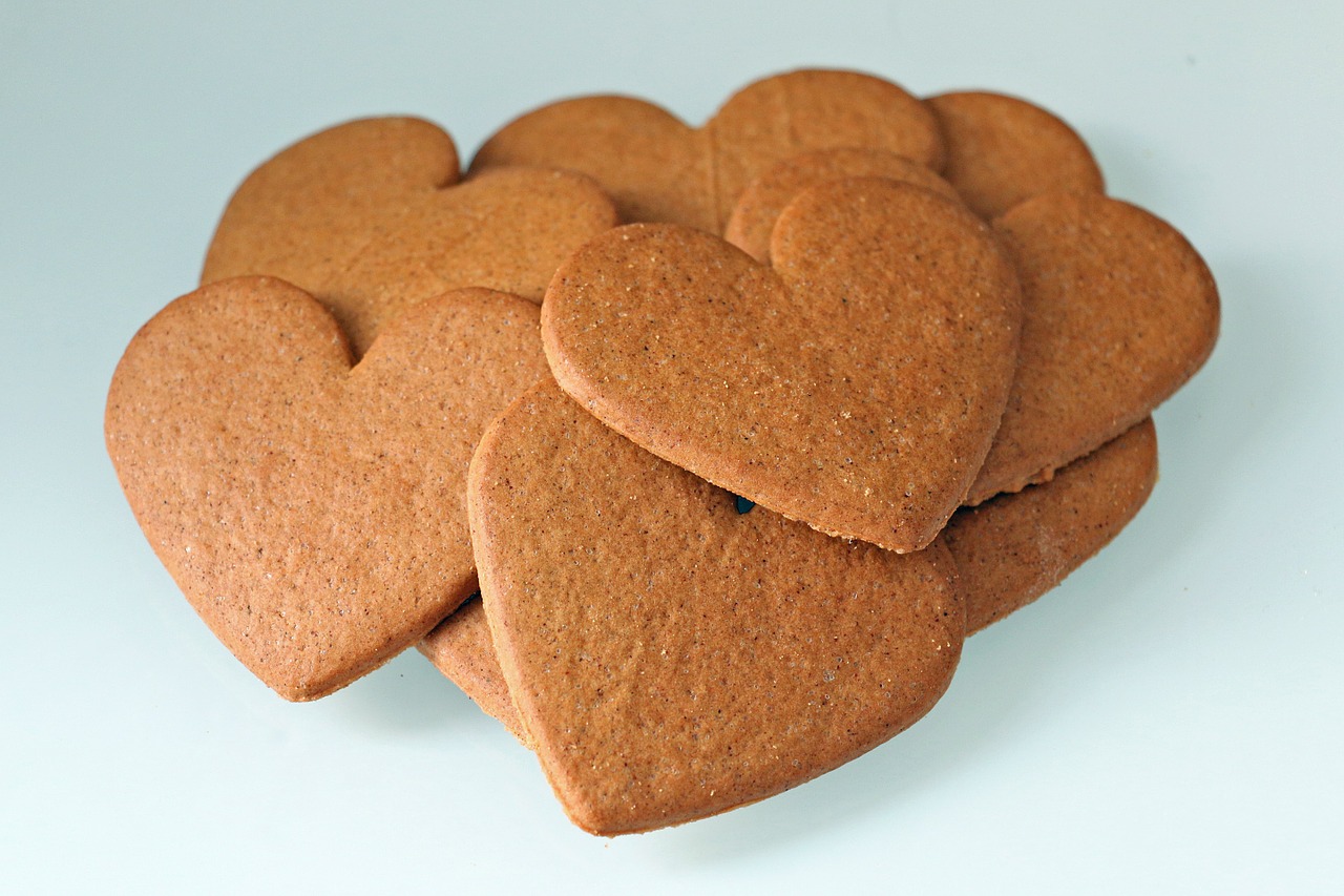 heart gingerbread advent free photo