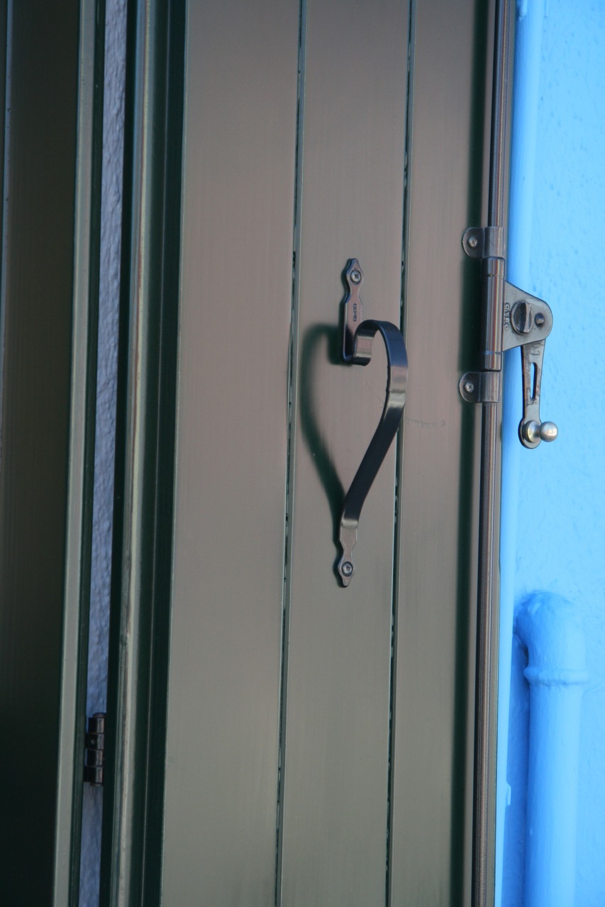 heart door handle free photo