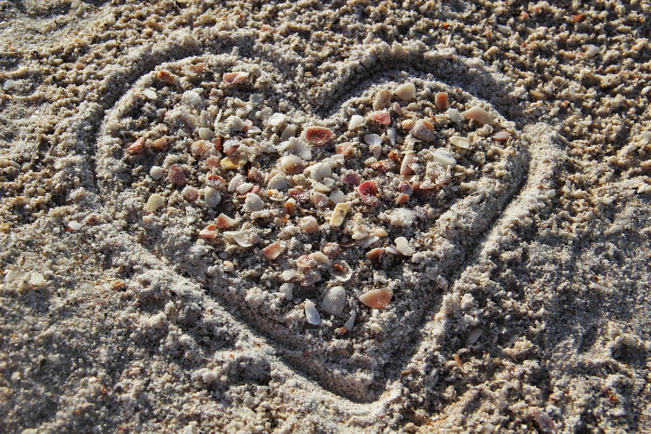 heart in sand i love you sandherz free photo