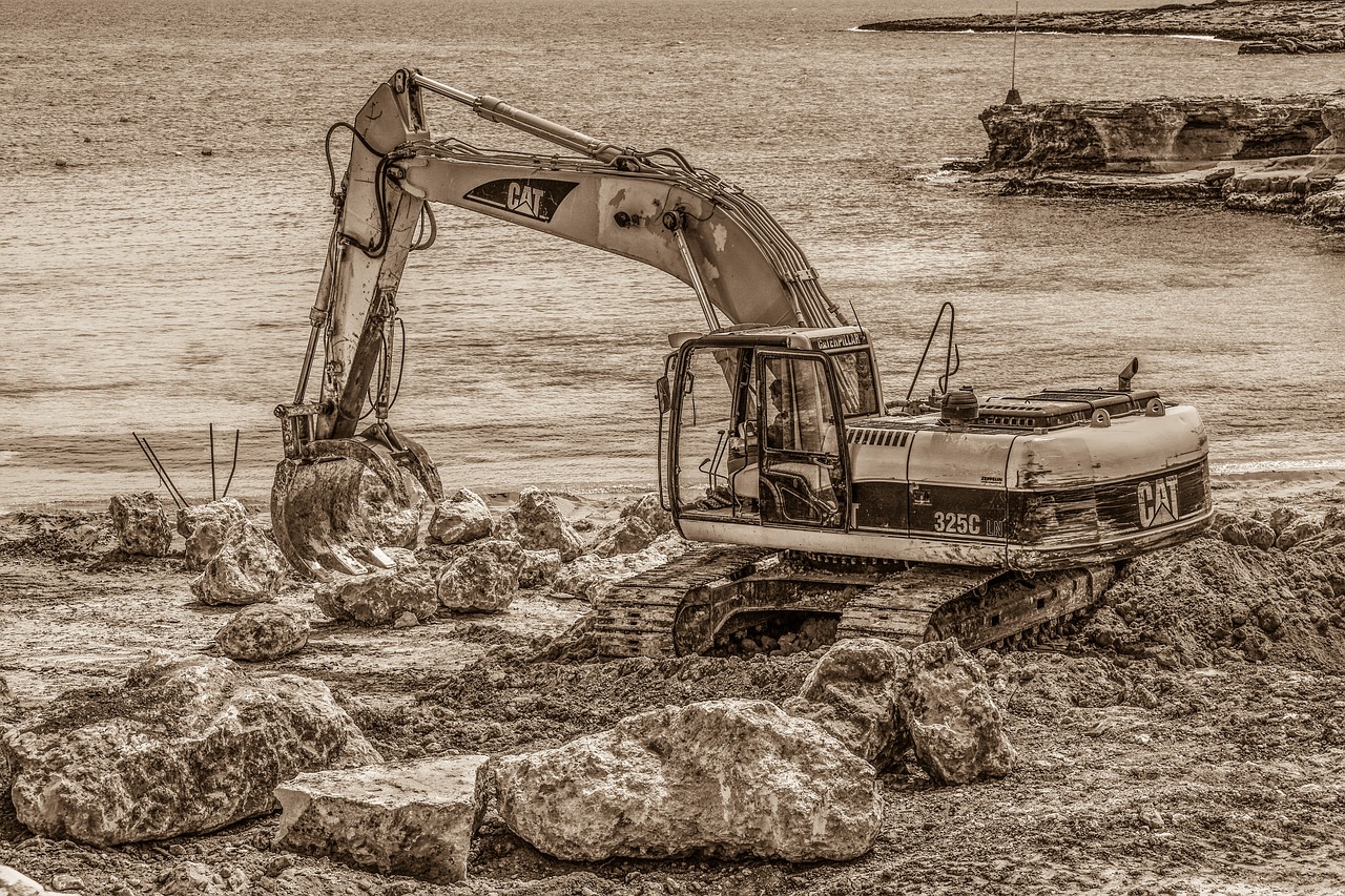heavy machine excavator yellow free photo