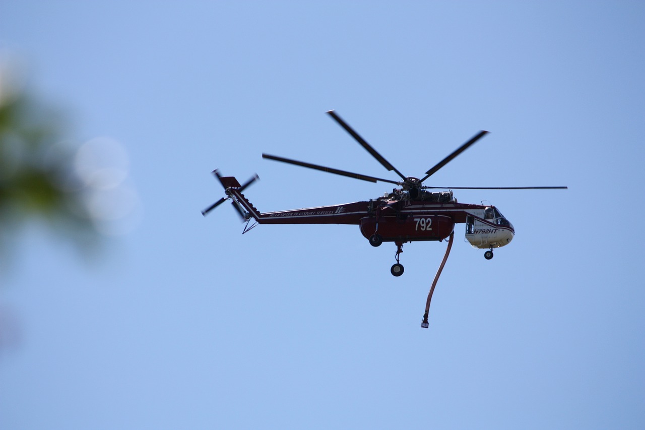 helicopter fire water drop free photo