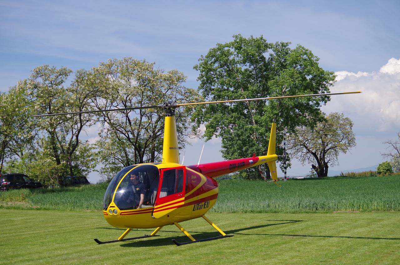 helicopter landing fly free photo
