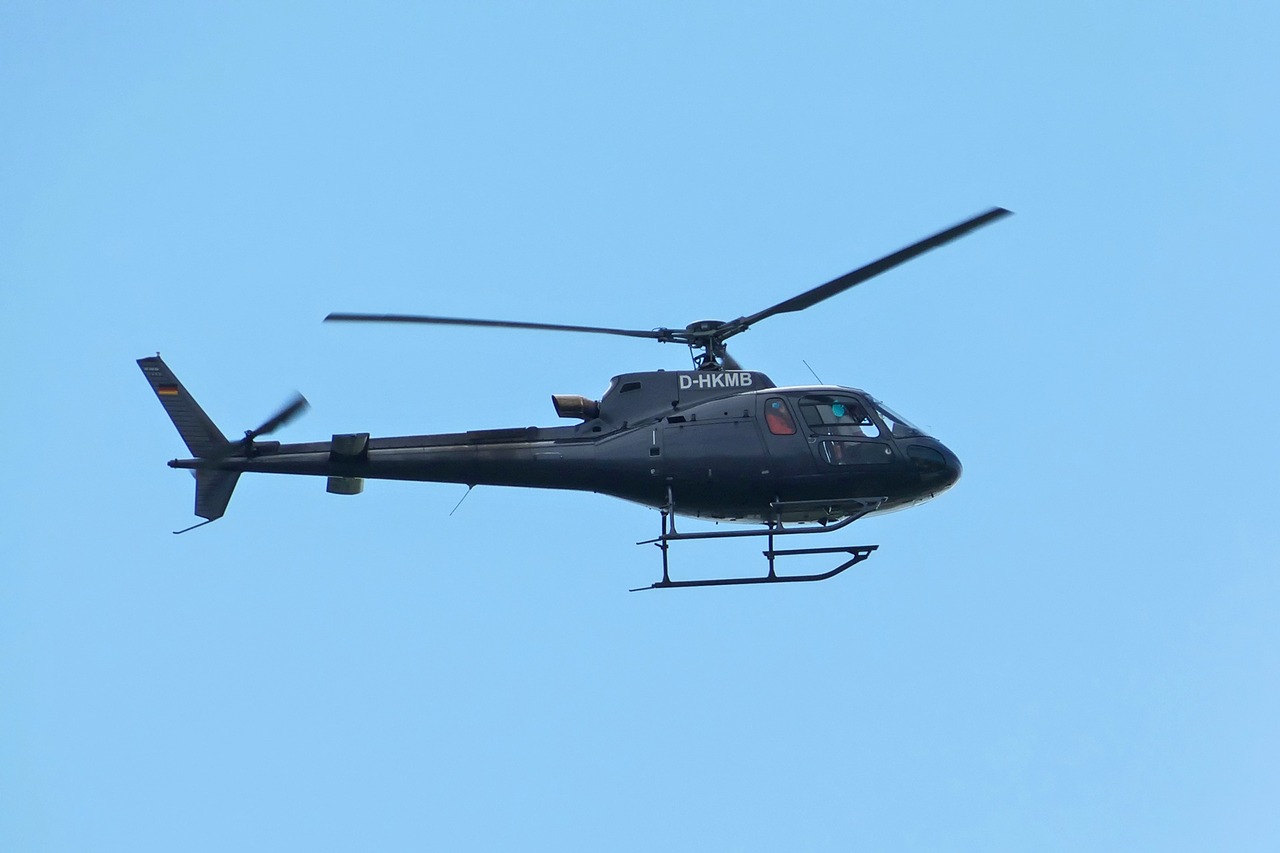 helicopter eurocopter as-350b 3 ecureuil fly free photo