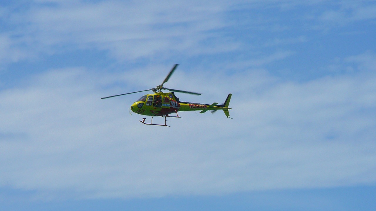 helicopter rescue flying free photo