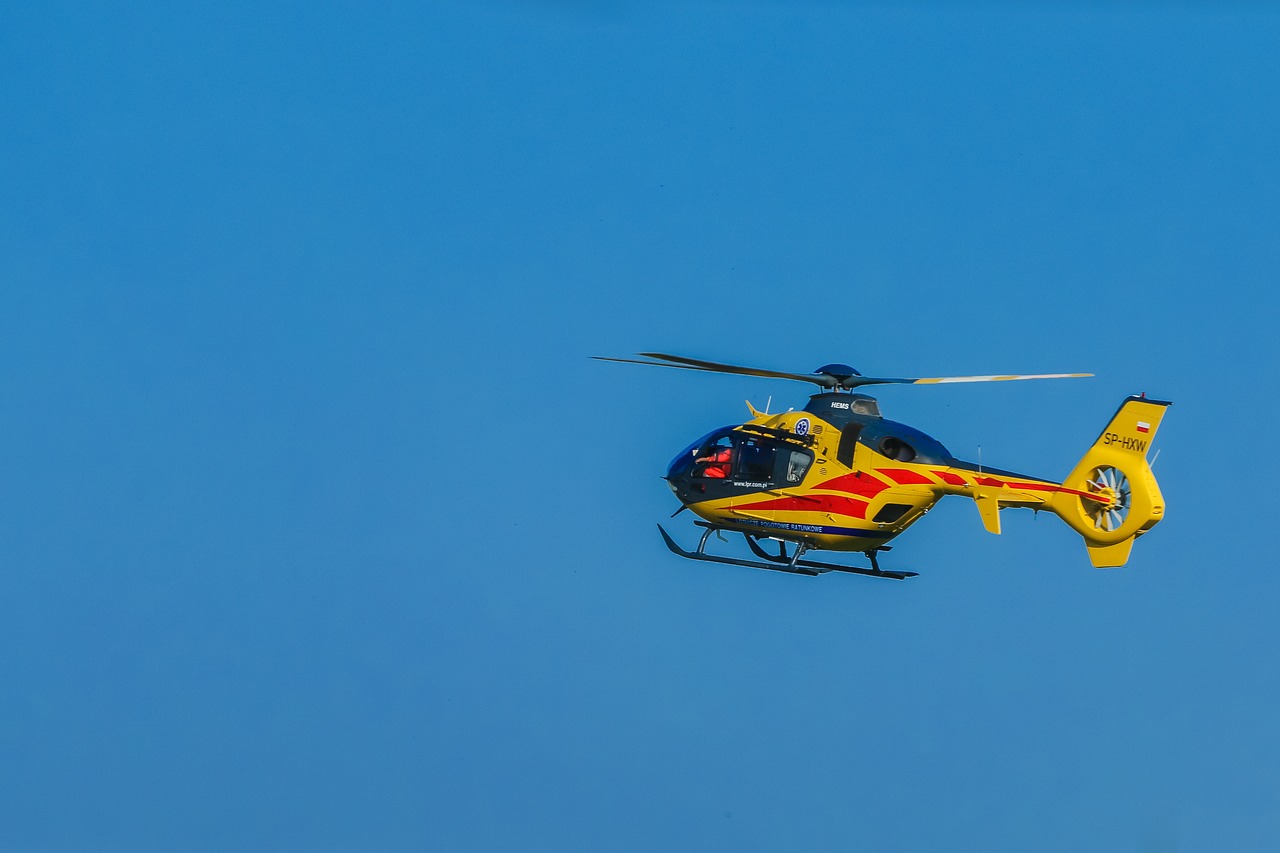 helicopter ambulance fly free photo