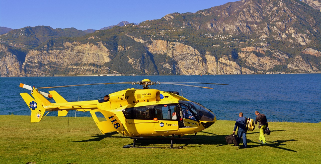 helicopter rescue lake free photo