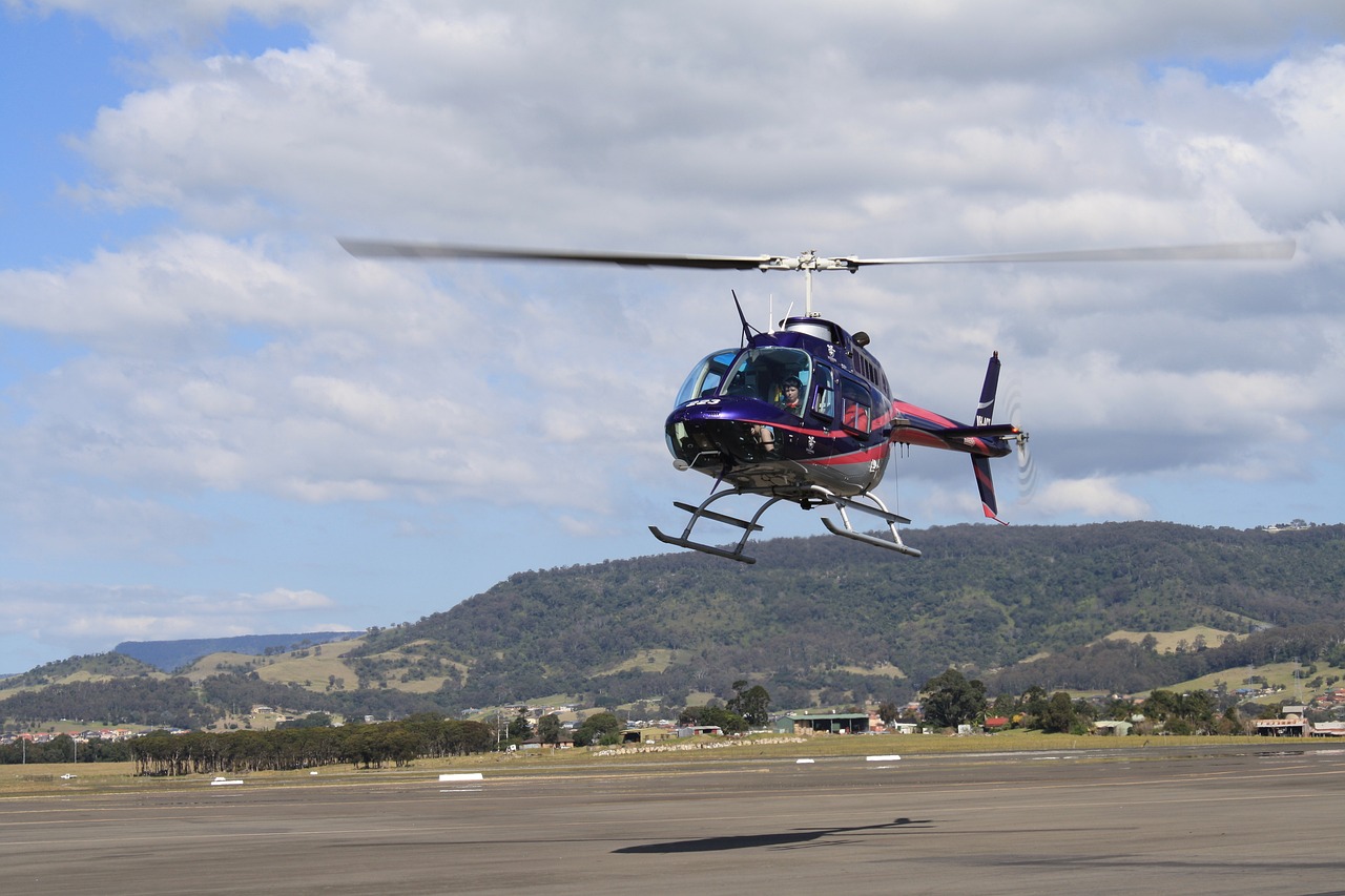 helicopter flying aircraft free photo