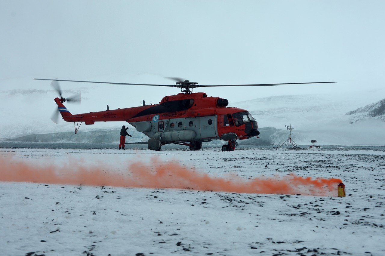 helicopter  antarctica  landing free photo