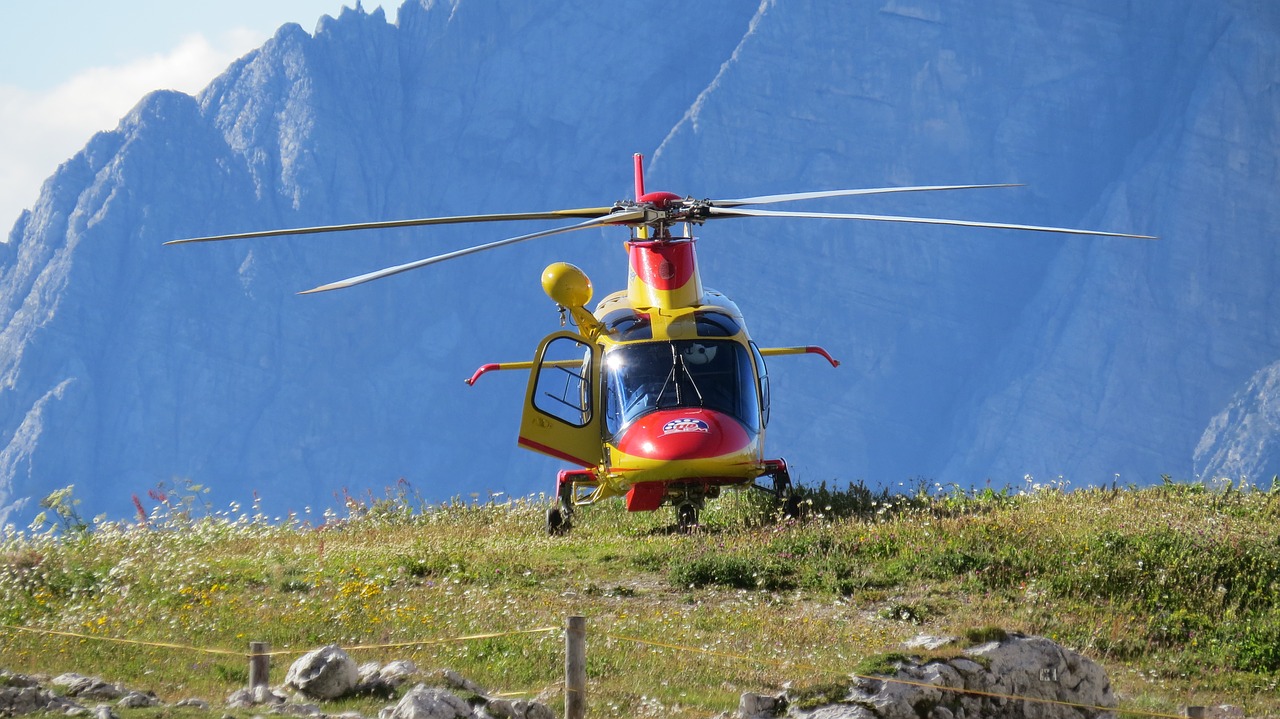 helicopter three zinnen south tyrol free photo