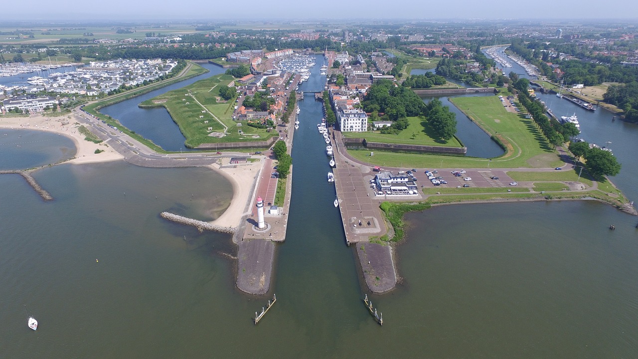 hellevoetsluis port stad aan ' t haringvliet free photo