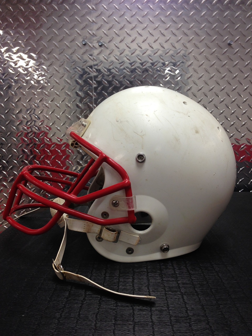 helmet white red free photo