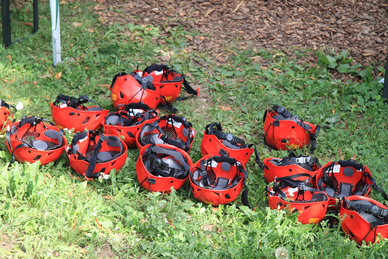 helmets rafting red free photo