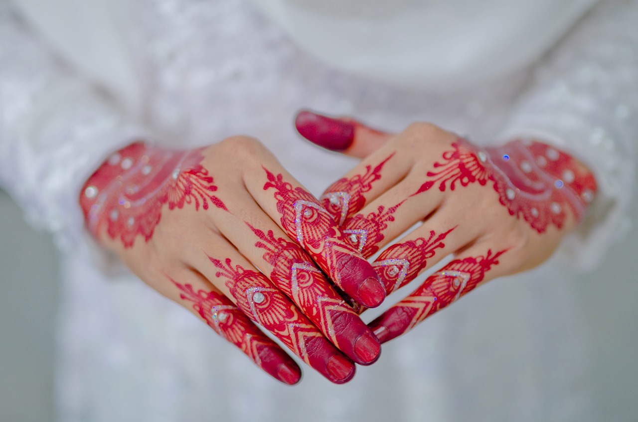 henna  brides  bollywood free photo