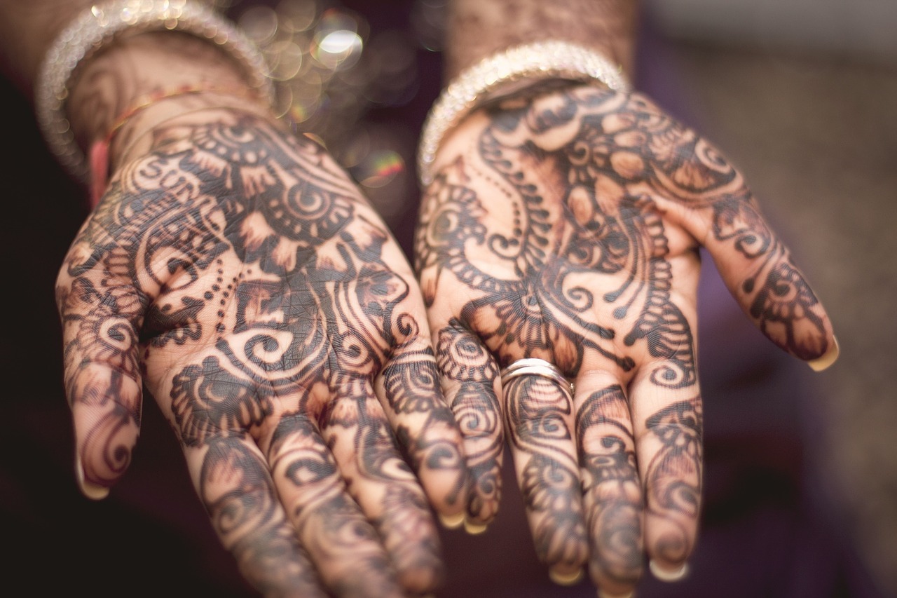 henna hands mehendi free photo