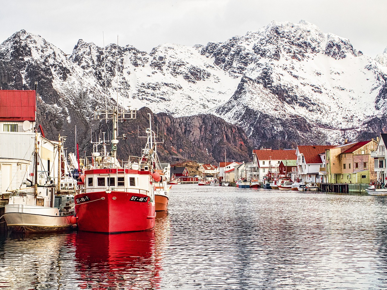 henningsvaer lofoten norway free photo