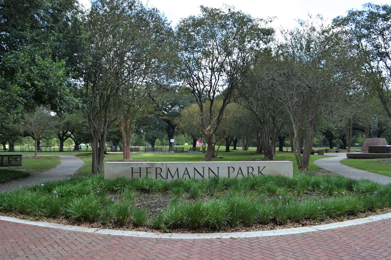 herman park sign entrance free photo