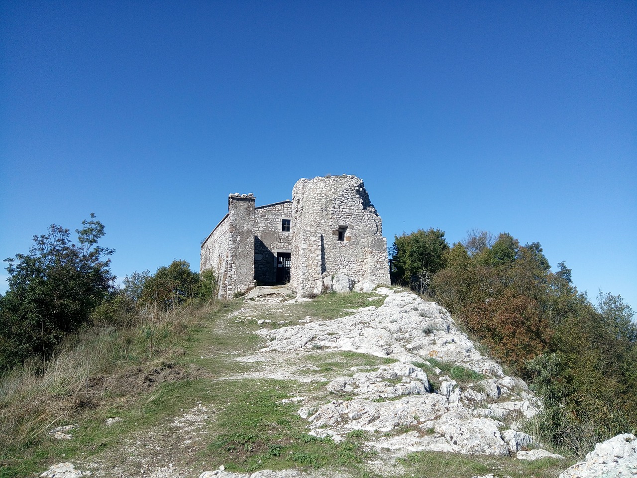 hermitage silvestro mount soratte free photo