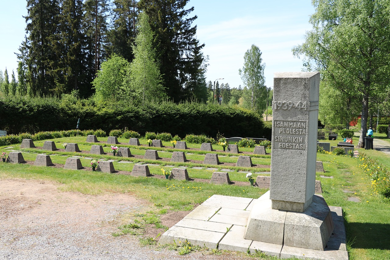 hero tomb  grave  memorial free photo