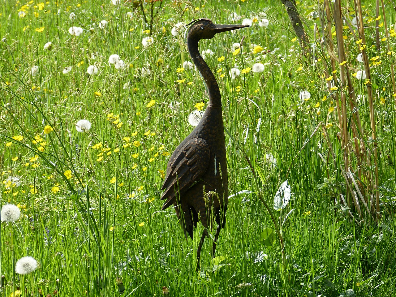 heron metal metal figure free photo