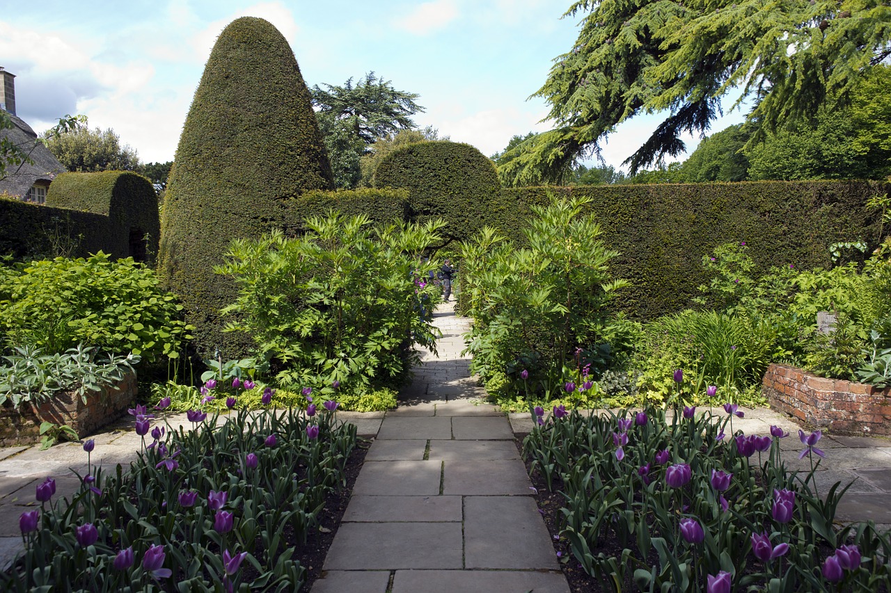 hidcote manor arts and crafts garden stone paving free photo