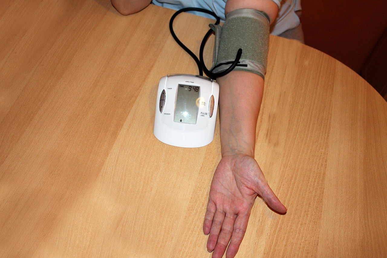 high blood pressure measure blood pressure blood pressure free photo