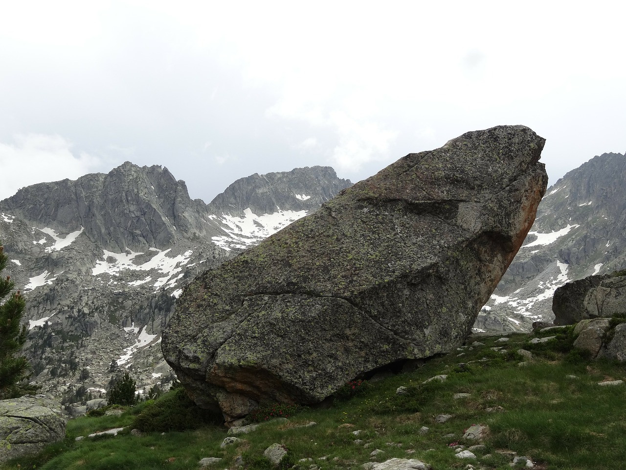 high mountain pyrenees aigüestortes free photo