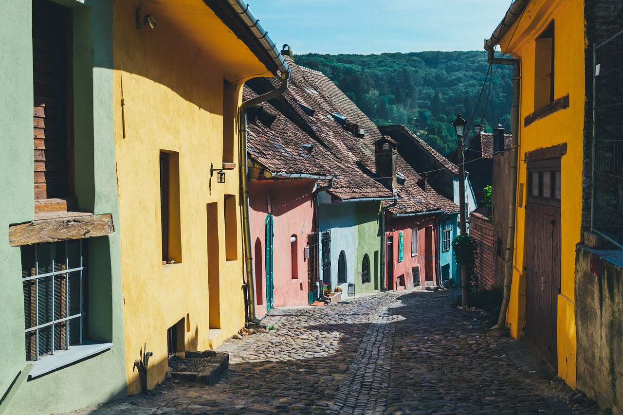 highland building houses free photo