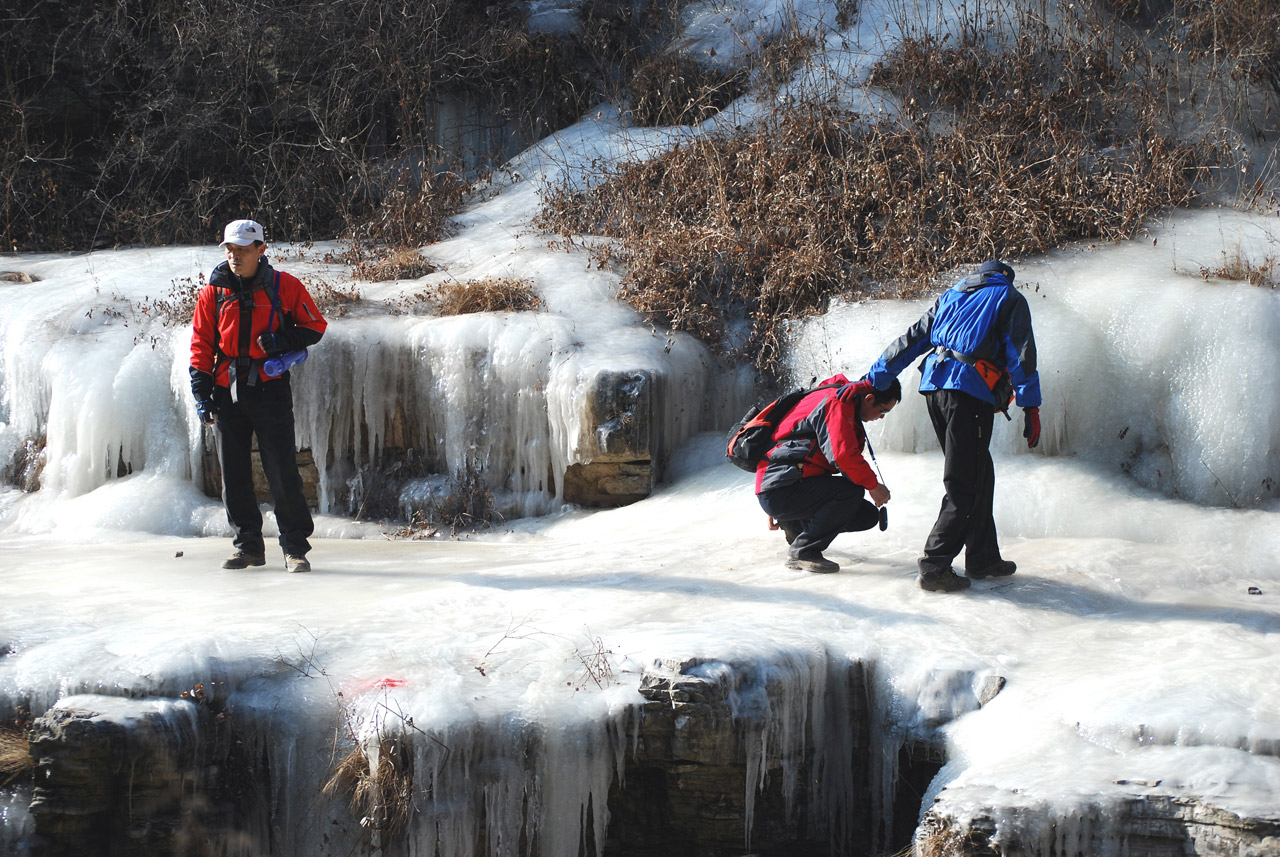 hiker hikers ice free photo