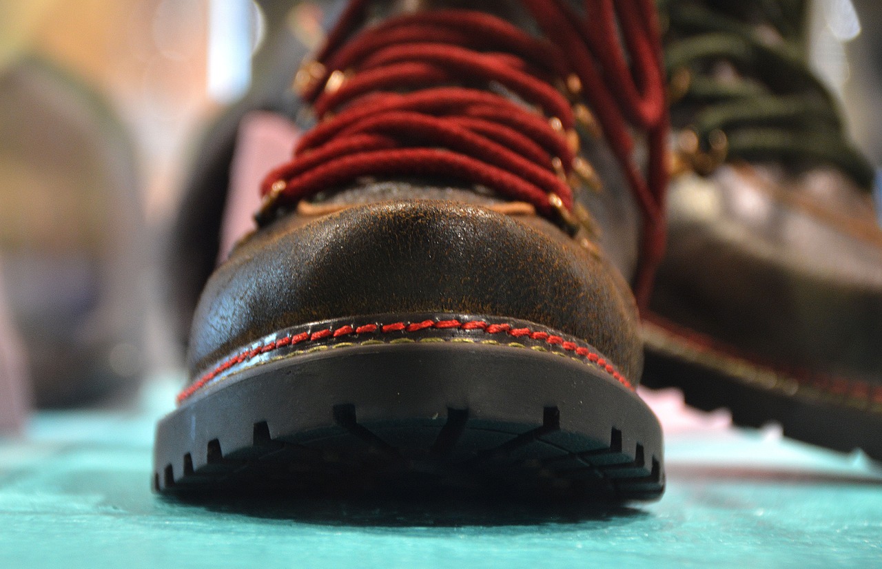hiking shoes sole shoelace free photo