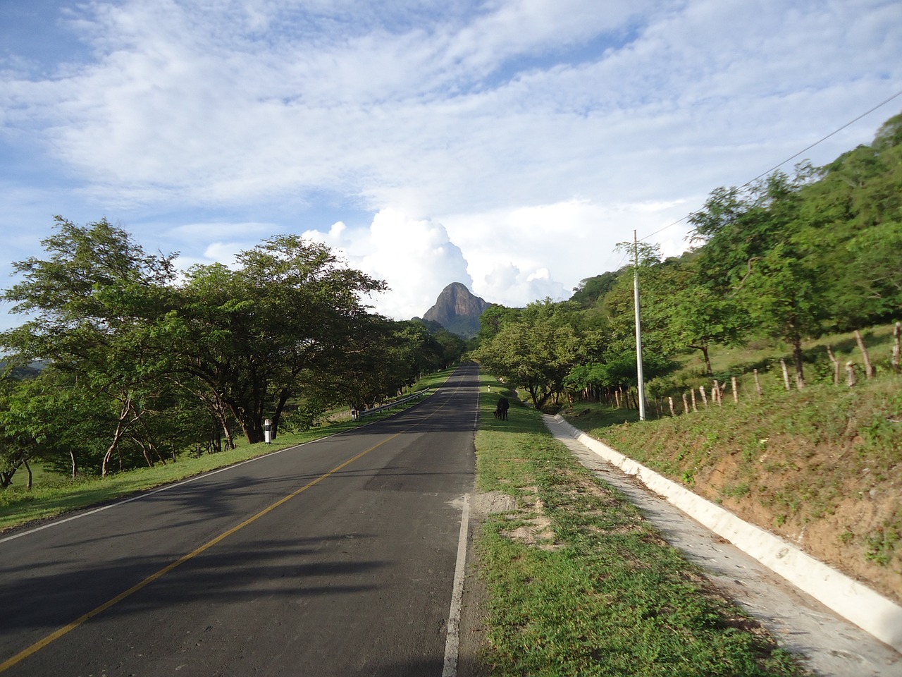 hill road quizaltepe free photo