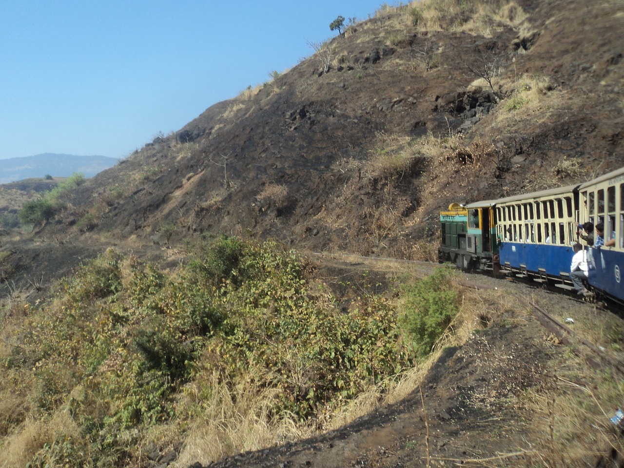 hill station train travel free photo