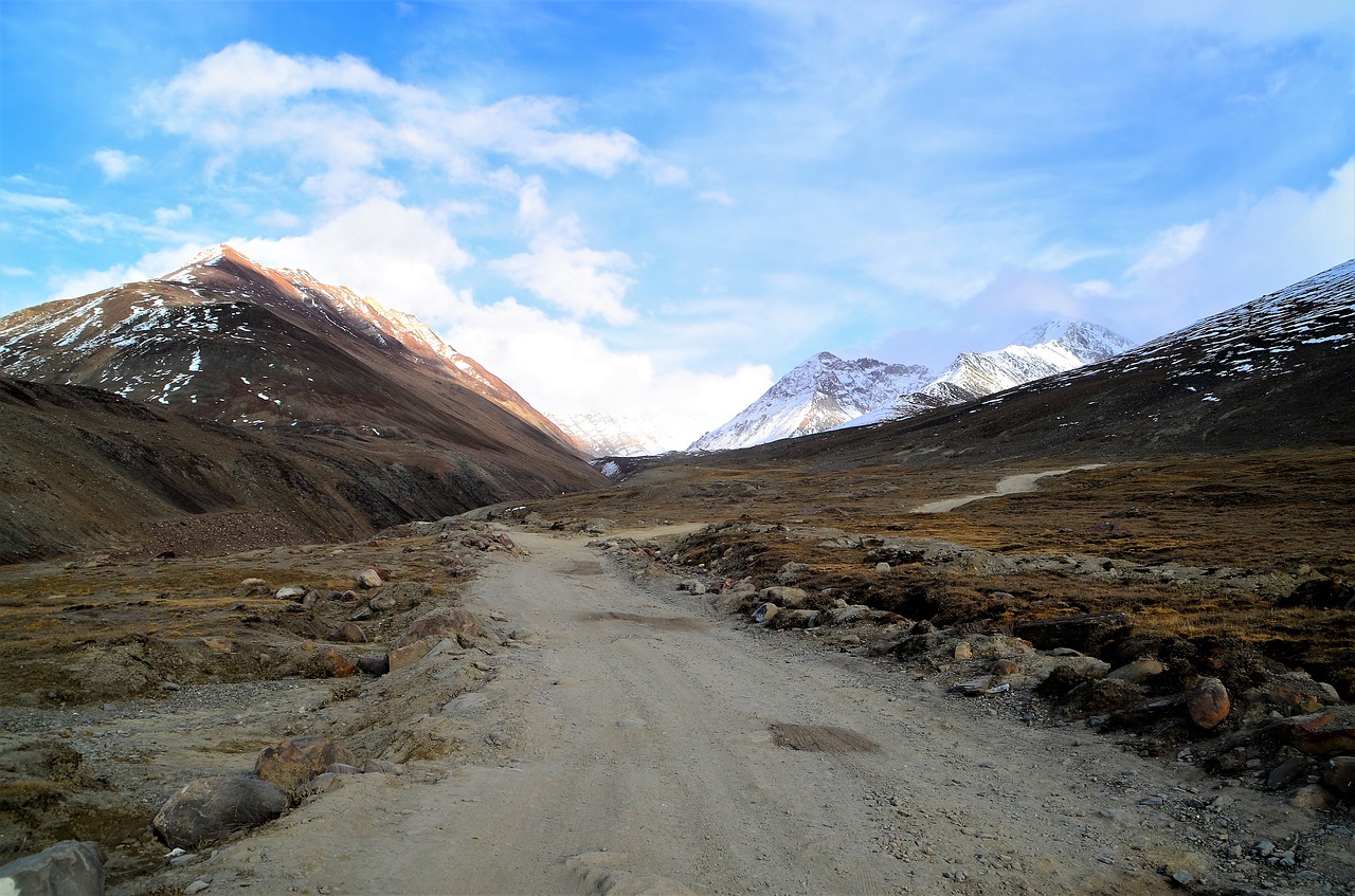 himalayas mountains india free photo