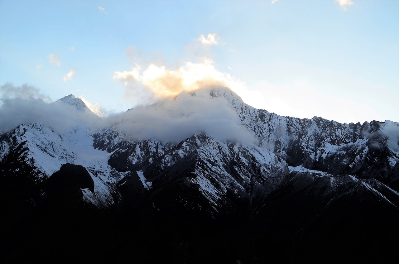 himalayas mountains india free photo