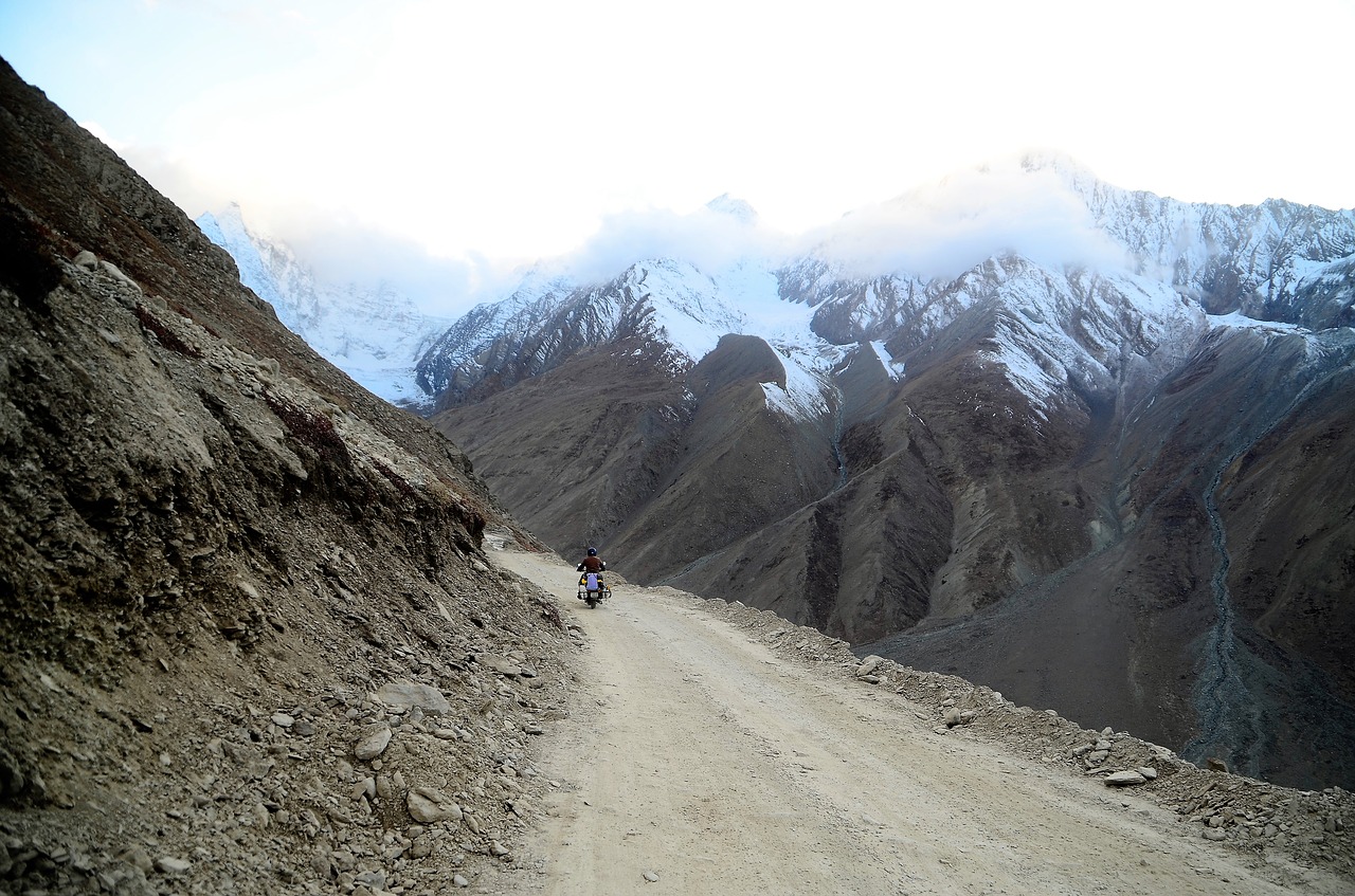 himalayas mountains india free photo