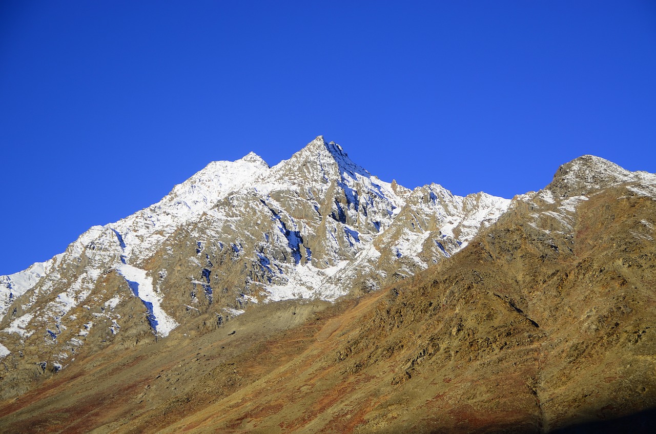 himalayas mountains india free photo