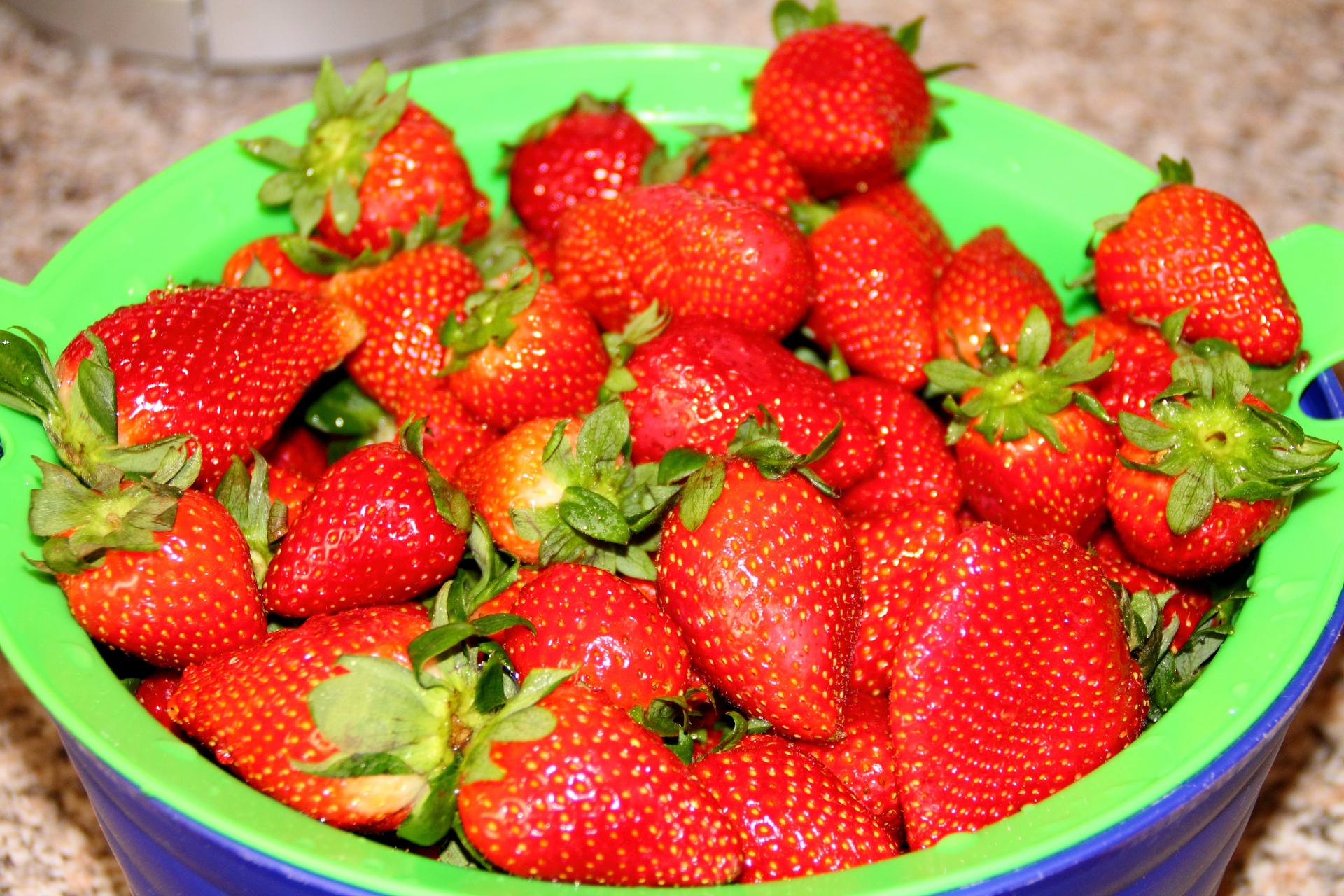 strawberries sweet red free photo