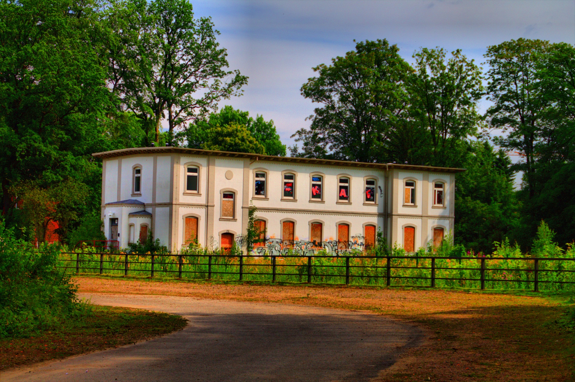 house building architecture free photo