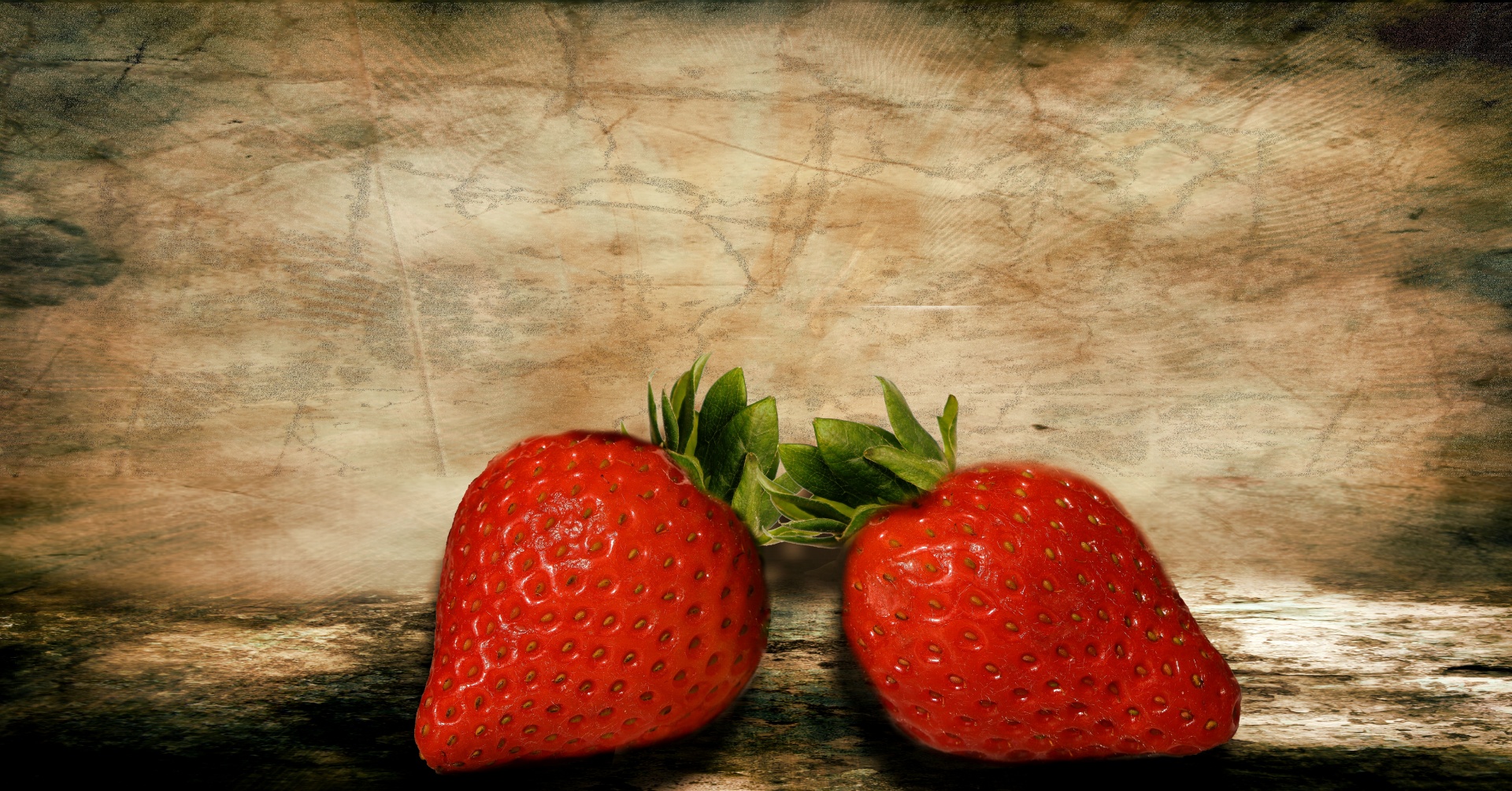 strawberries still life grunge free photo