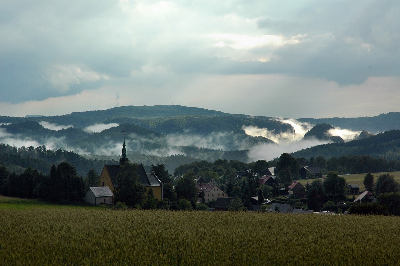 hinterhermsdorf fog landscape free photo