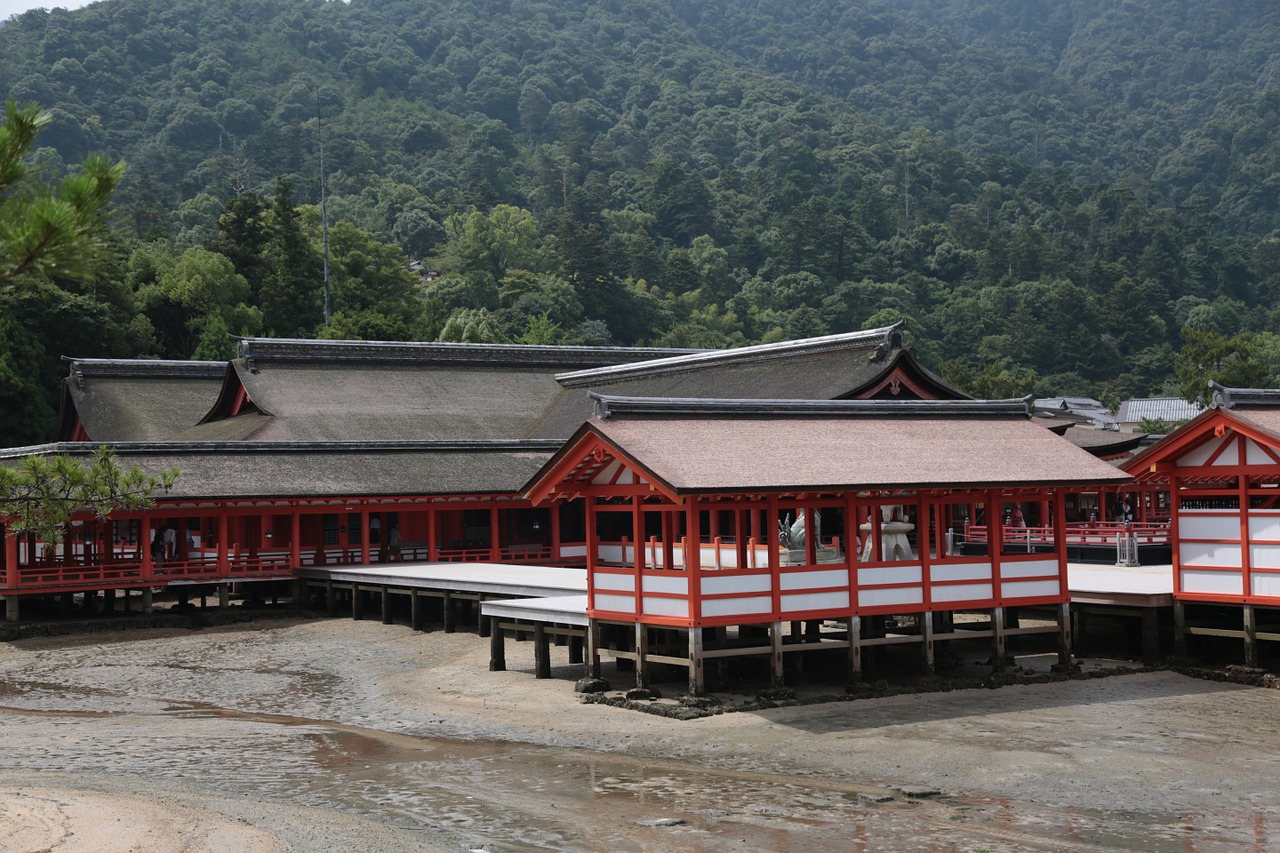 hiroshima miyajima shrine free photo