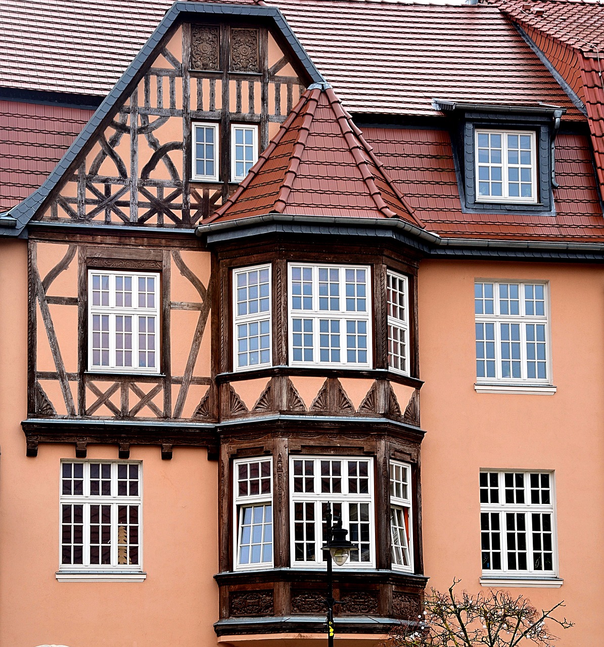 historic building truss historic old town free photo