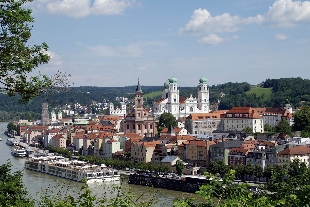 historic center  passau  bavaria free photo