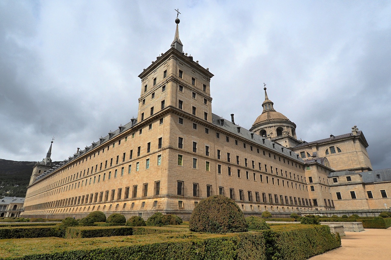 history monument architecture free photo