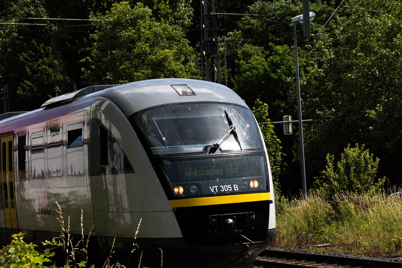 hlb hessian state railway train free photo