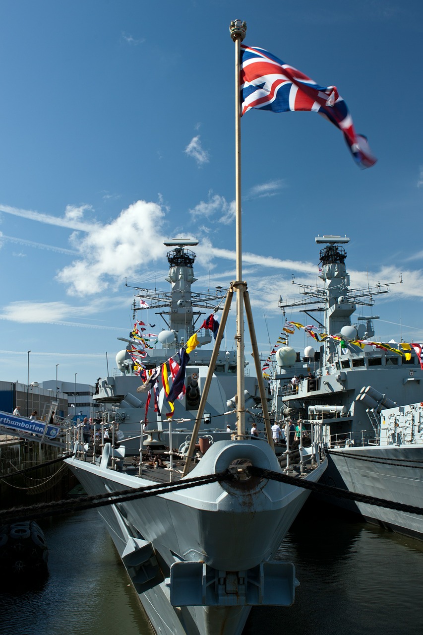 hms northumberland royal navy frigate 900 tonnes free photo